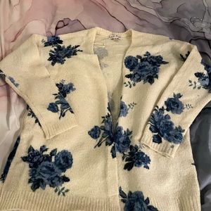 Nearly new beautiful white with blue flowers sweater from target